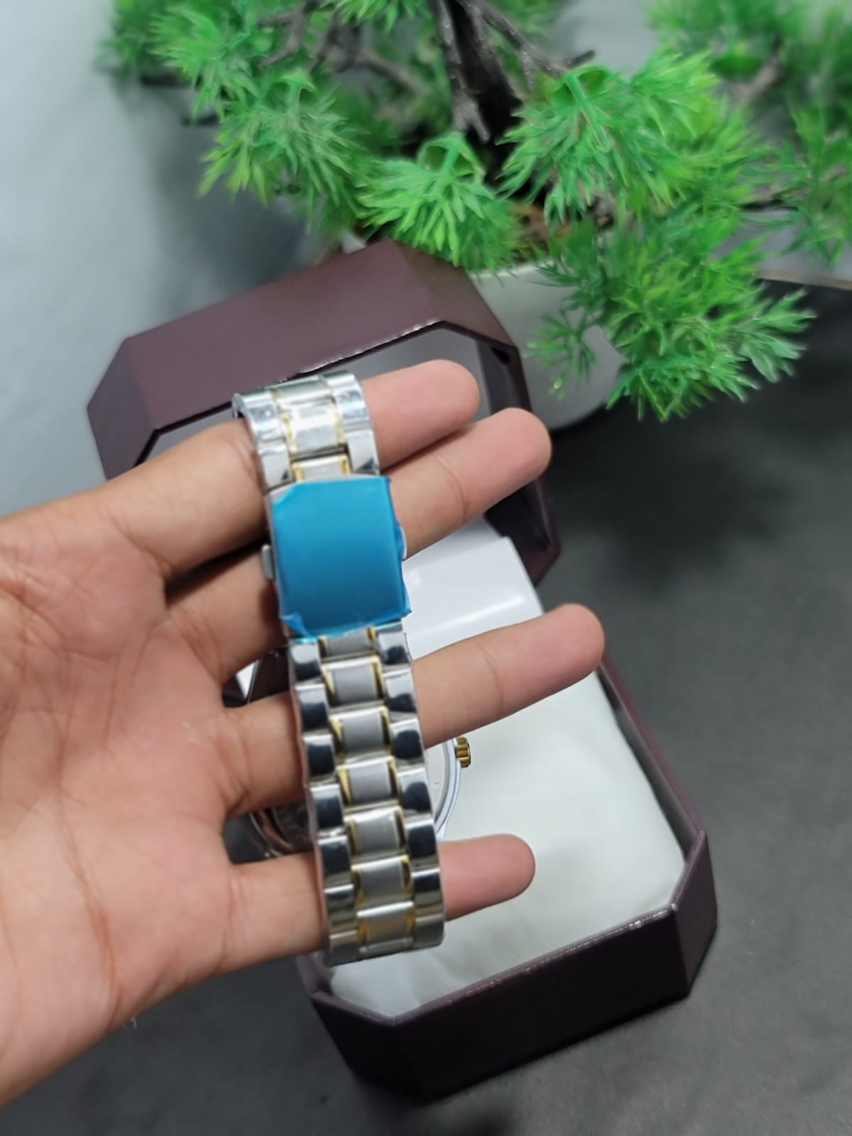 A luxurious two-tone Rolex-style timepiece